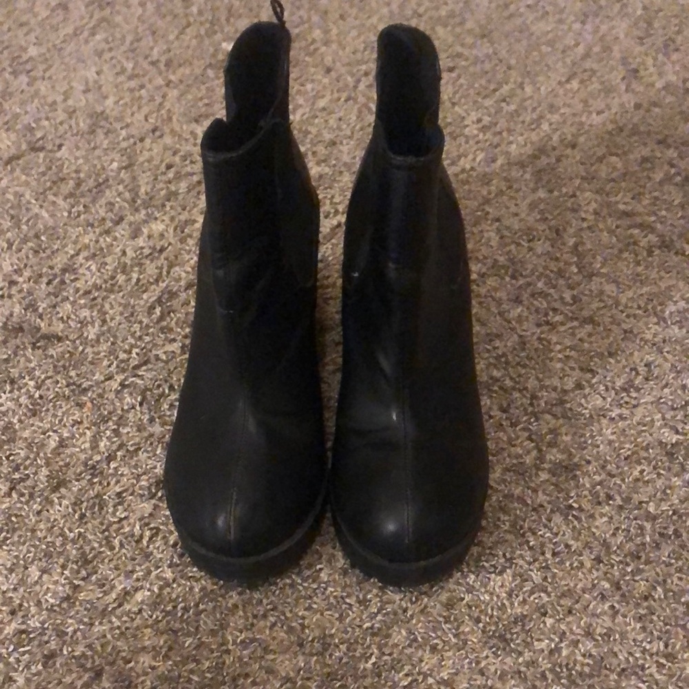 Women's H&M faux leather Chelsea boots